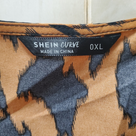 Leopard Plus Wrap Top Flare Sleeve Size OXL - Picture 5 of 7